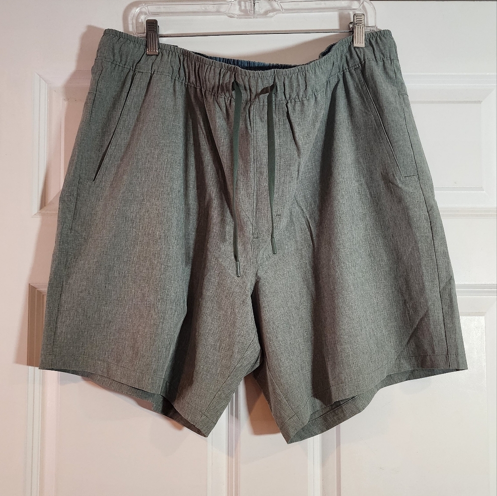 NWT Eddie Bauer Green Shorts 4 Way Stretch XXL